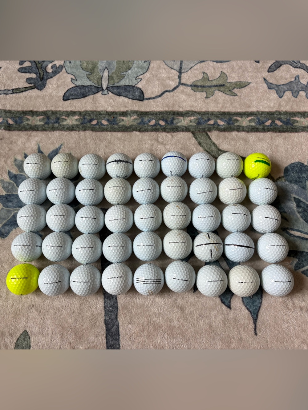 Titleist ProV1 Golf Balls - Picture 2 of 3